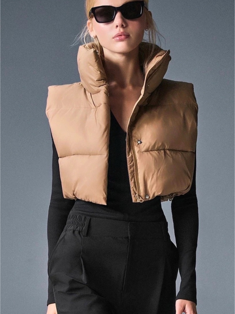 Alo Cropped Gold Rush Puffer Vest Toasted Almond size S New with tags